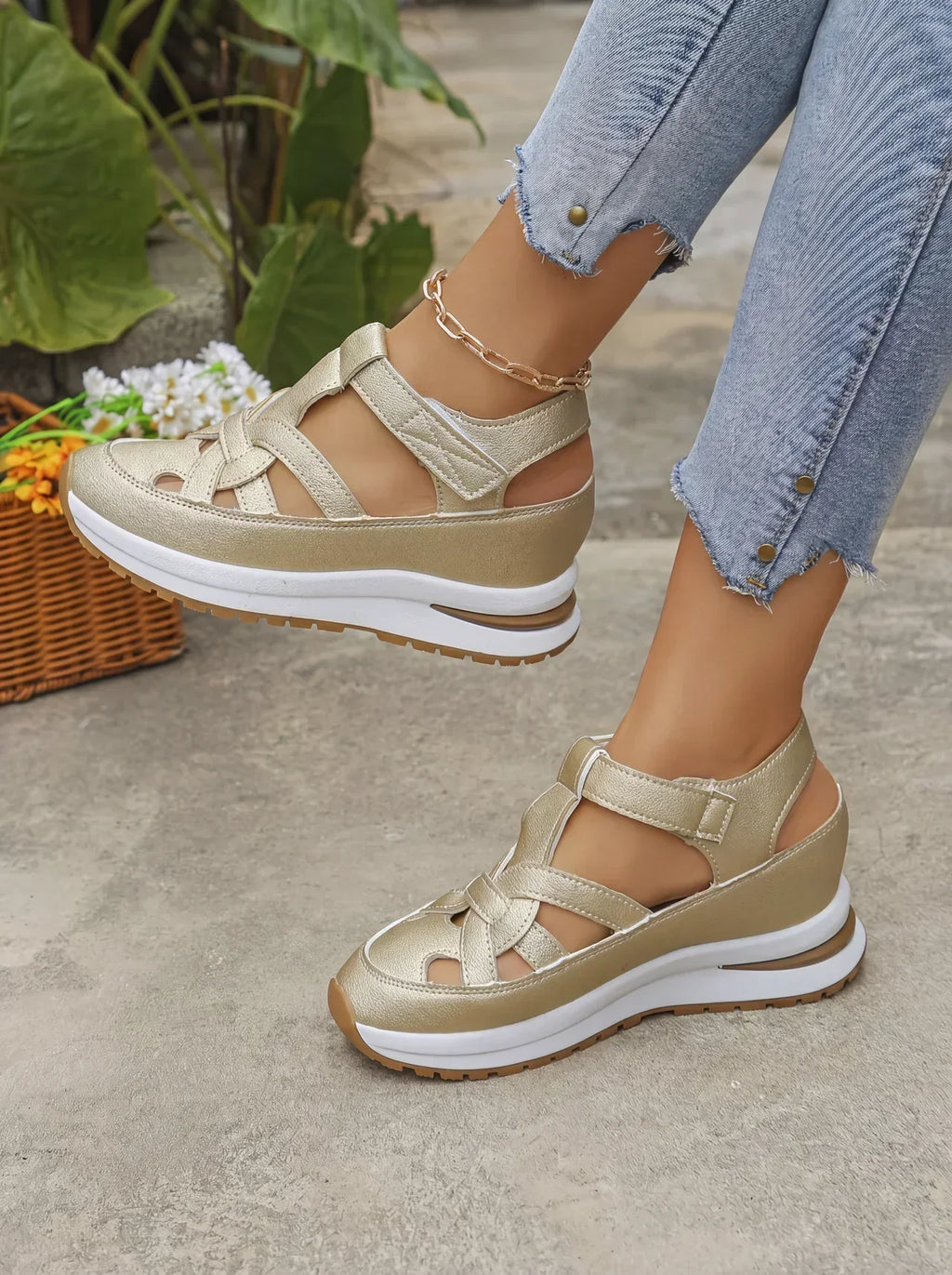 Duna™ Orthopedic Wedge Sneakers